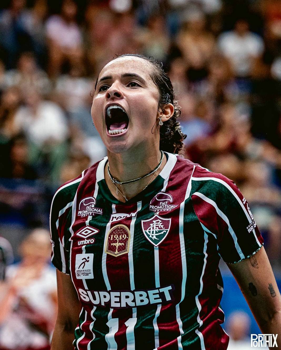 Ünlü voleybolcuyu görenler şaştı kaldı: 5 aylık hamileyken maça çıktı! 5